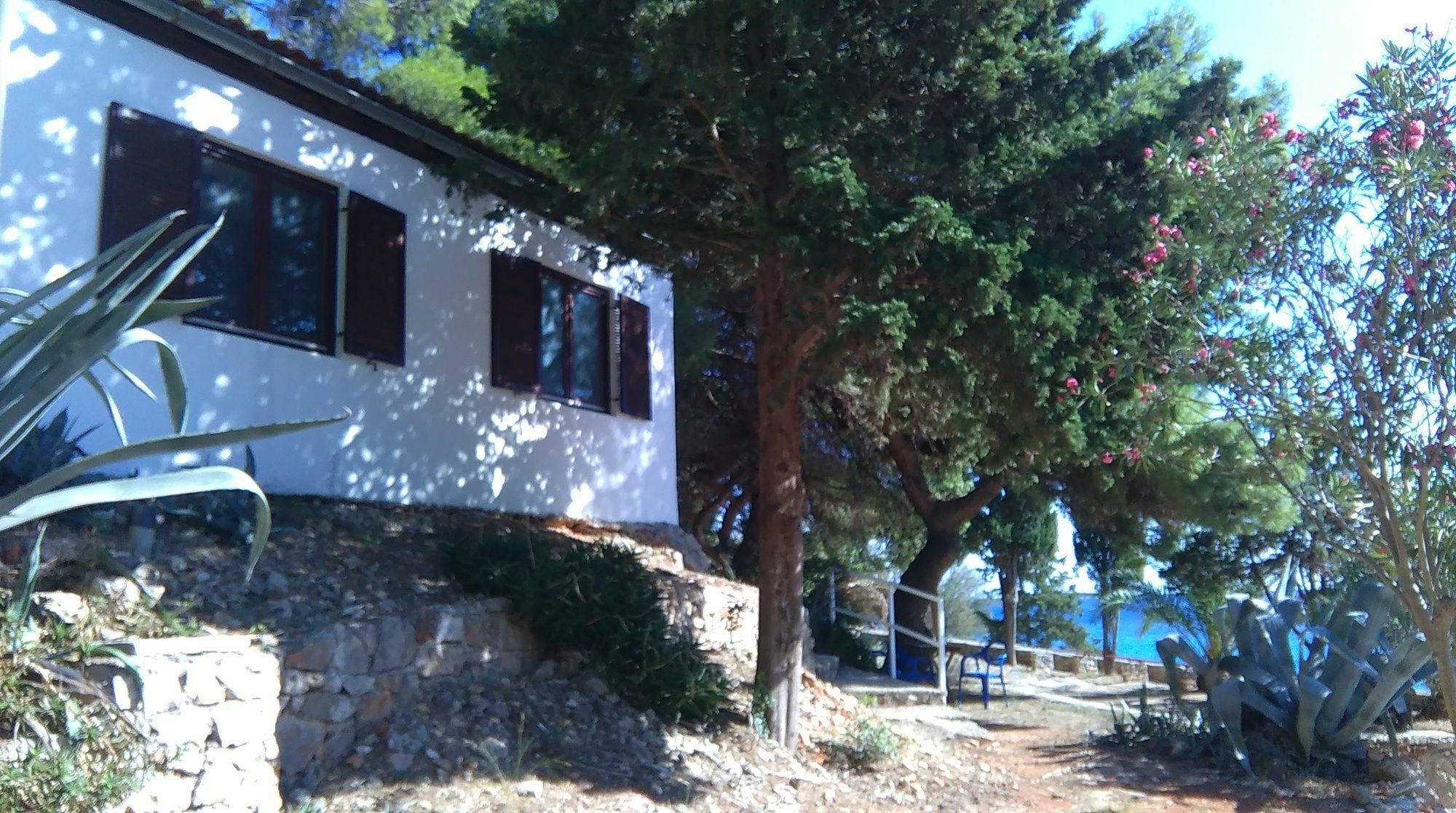 Resort Village T.N. Milna Vis Exteriör bild